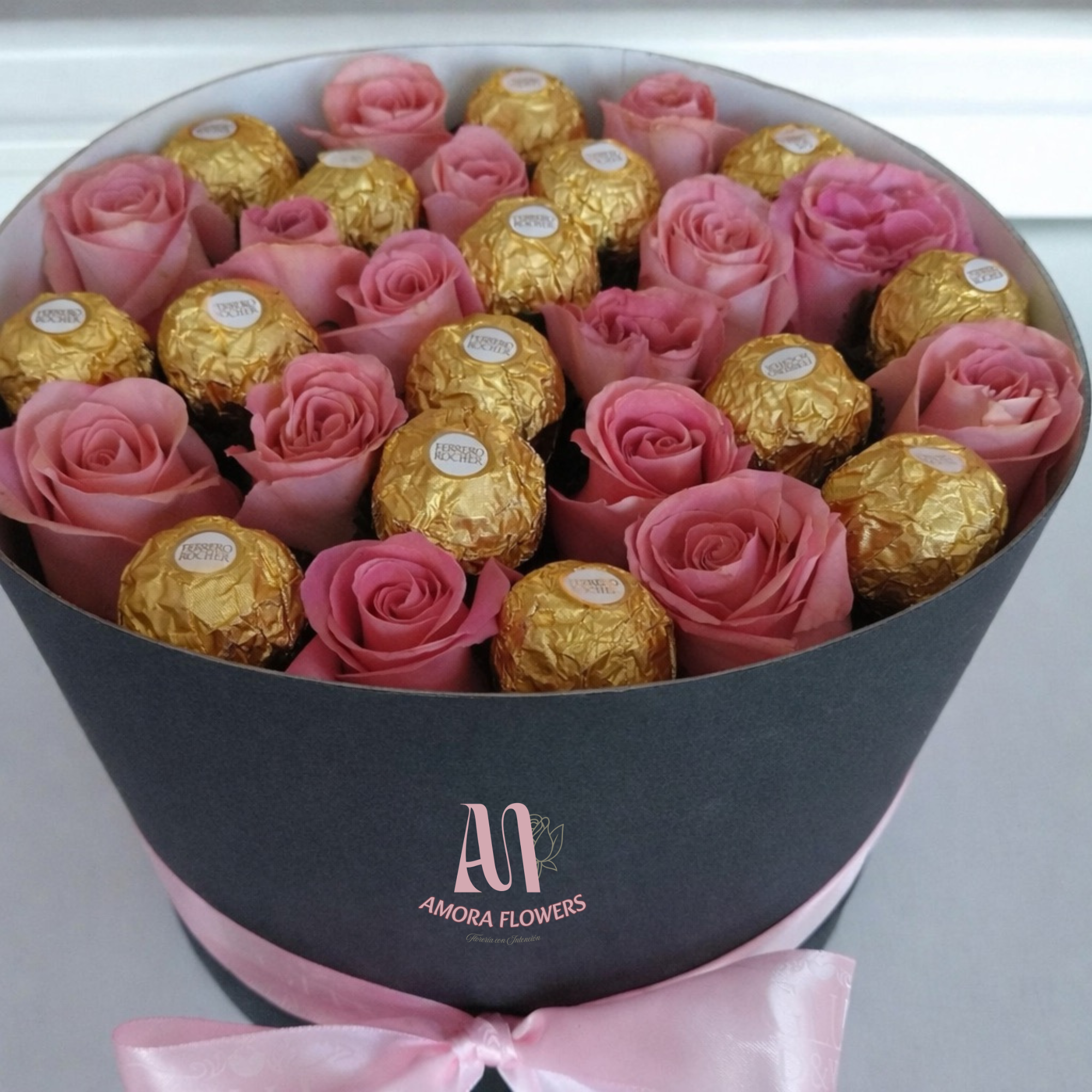 Caja 30 rosas con chocolates